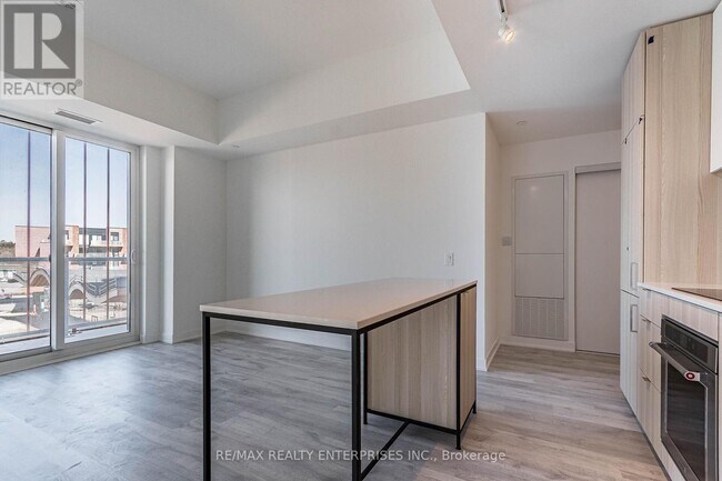 Photo du bâtiment - 220 Missinnihe Way