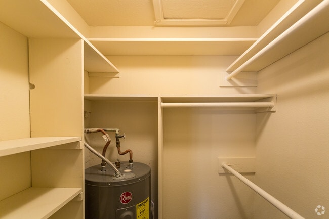 Interior Photo - Creekstone Apartments