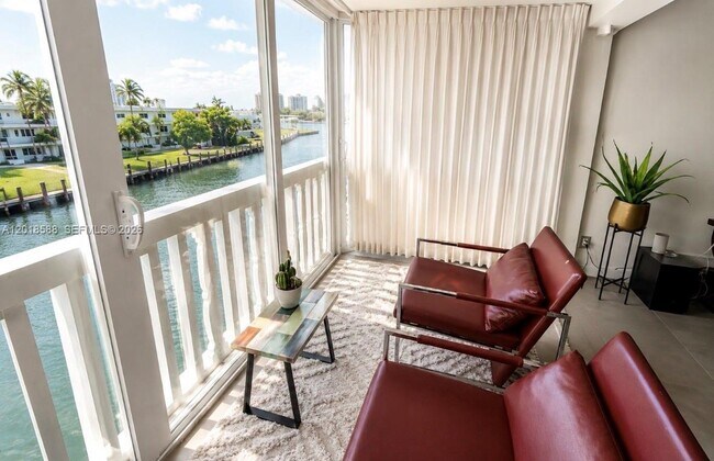 Foto del edificio - 440 Paradise Isle Blvd