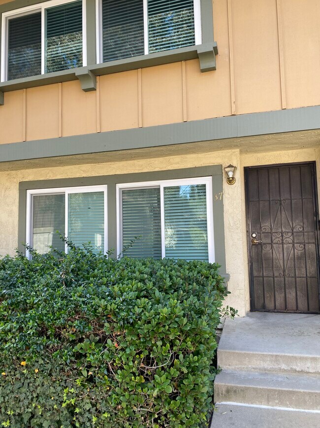 Building Photo - 6635 Wilbur Ave