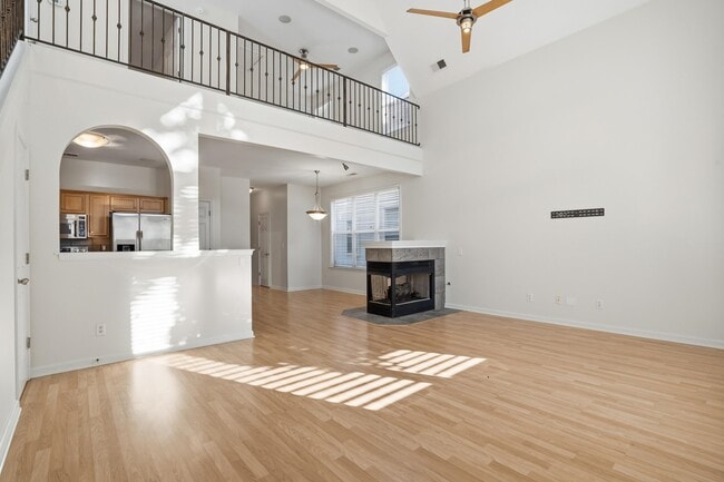 Building Photo - 1198 Island Pl E