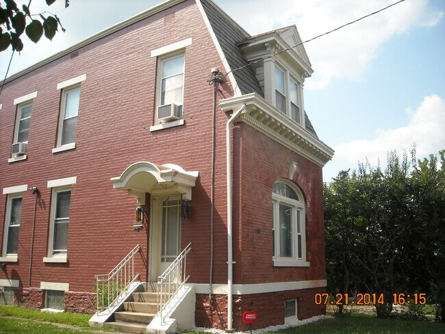 Foto del edificio - 2963 Deckebach Ave