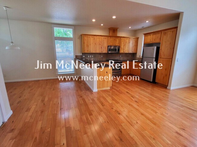 Foto del edificio - 3 br, 2 bath House - 9340 SW Coral St # 13