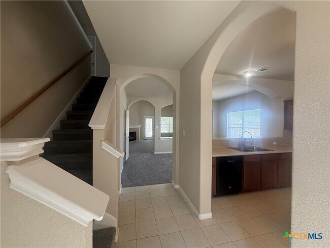 Foto del edificio - 811 Shadow Creek Blvd