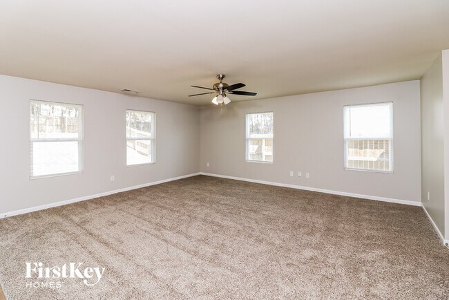 Building Photo - 212 Lantana Crossing