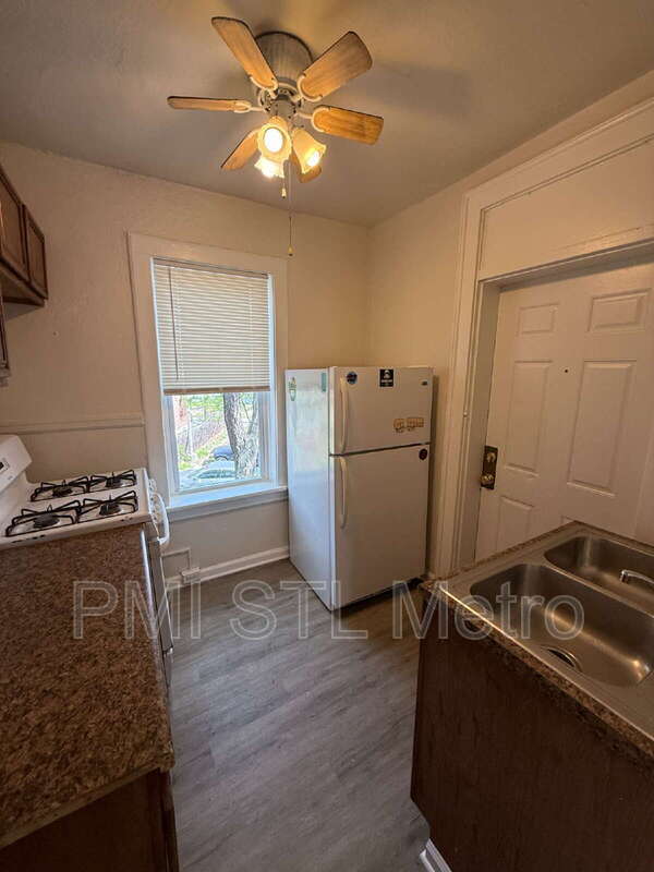 Foto del edificio - 3883 Meramec St