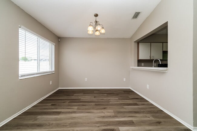 Building Photo - 1209 Flexford St