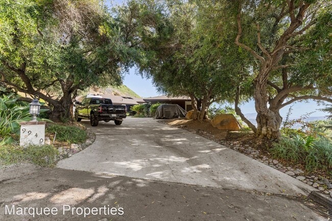 Building Photo - 4 br, 2.5 bath House - 9940 Heavenly Way