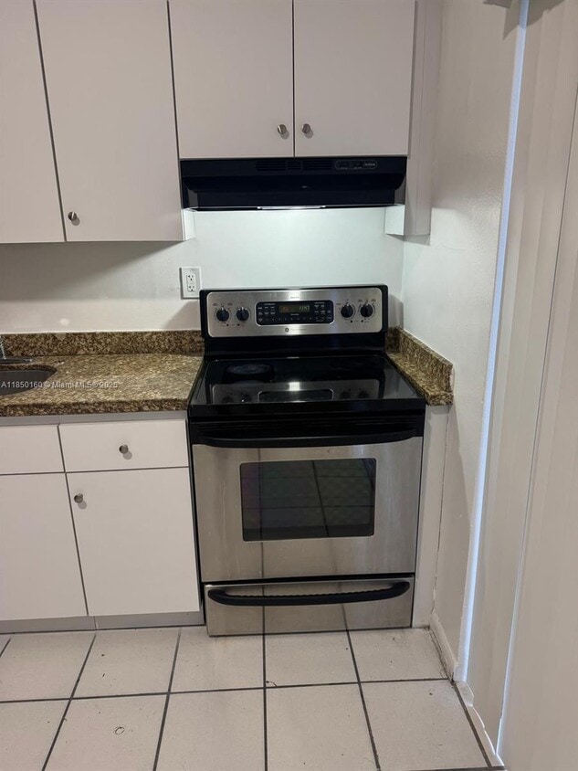 Foto principal - 1244 SW 5th St
