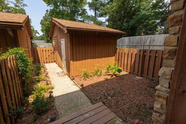 Foto del edificio - 3191 Sycamore Dr