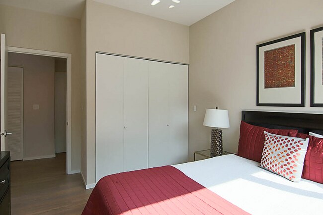 Foto del edificio - 200 W Scott St