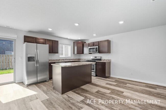 Foto del edificio - 22719 Radar Hill Rd