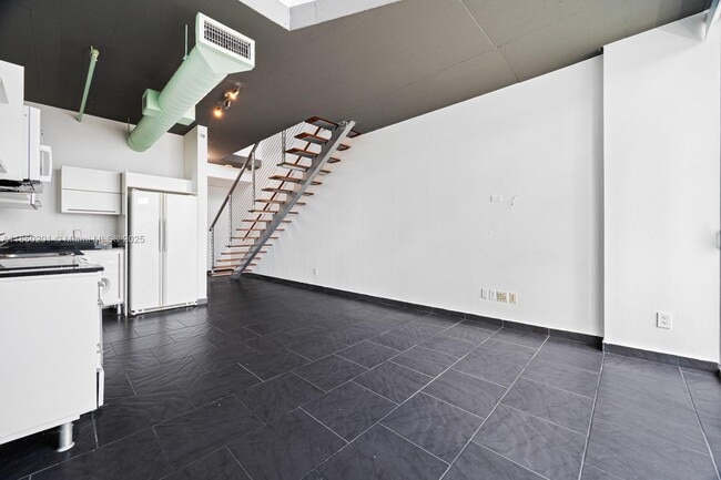 Foto del edificio - 690 SW 1st Ct
