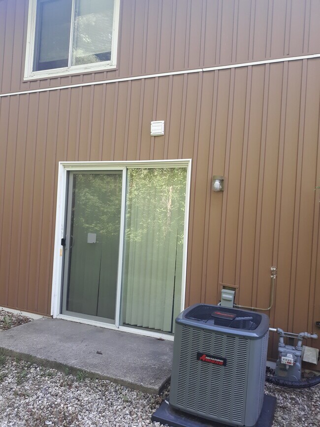Building Photo - 950 Morningside Ln