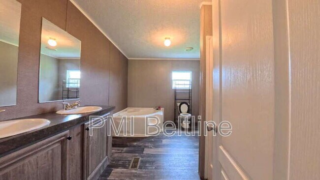 Building Photo - 166 Clonts Rd