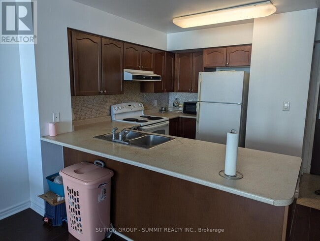 Building Photo - 335 Rathburn Rd W