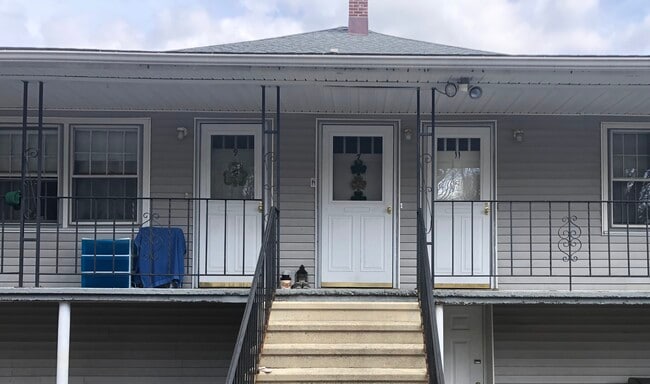 Building Photo - 11 Grandview Rd