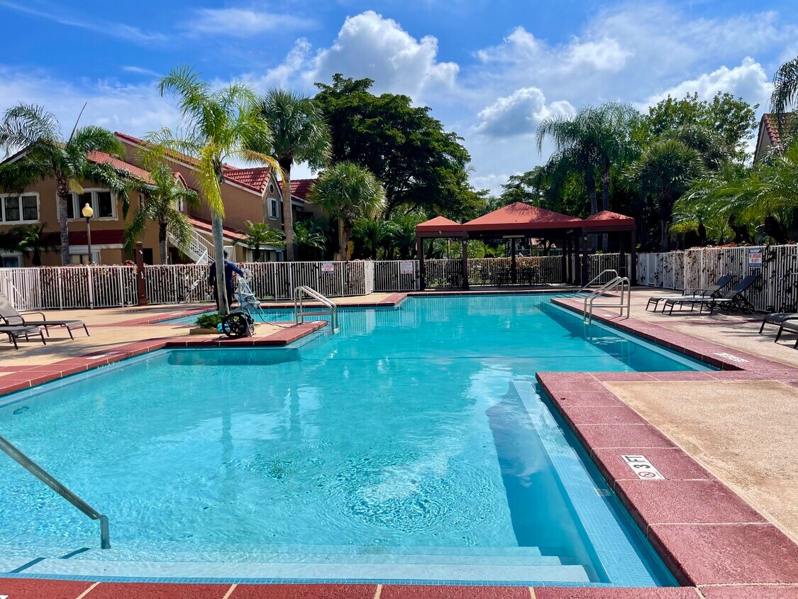 Escape the rush and relax by the pool! - 15591 SW 105th Ter