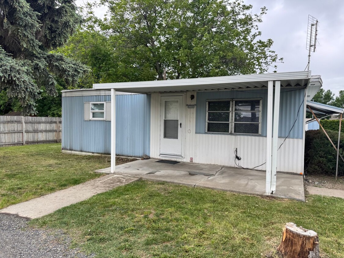 Primary Photo - West side 2br with washer/dryer hookup!