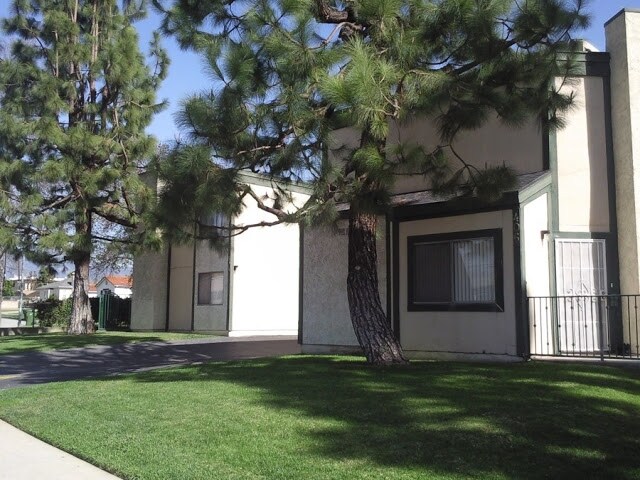 Building Photo - South Curtis Apartments