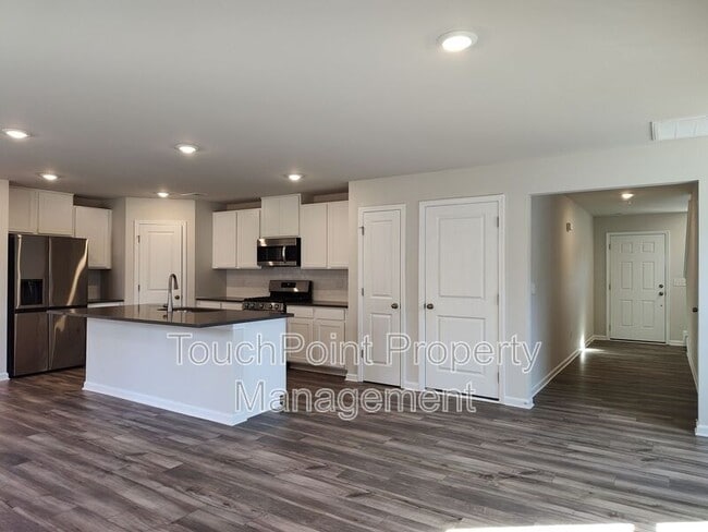 Building Photo - 3247 Crawford Ave