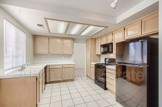 Foto del edificio - 4420 Vincente Ln