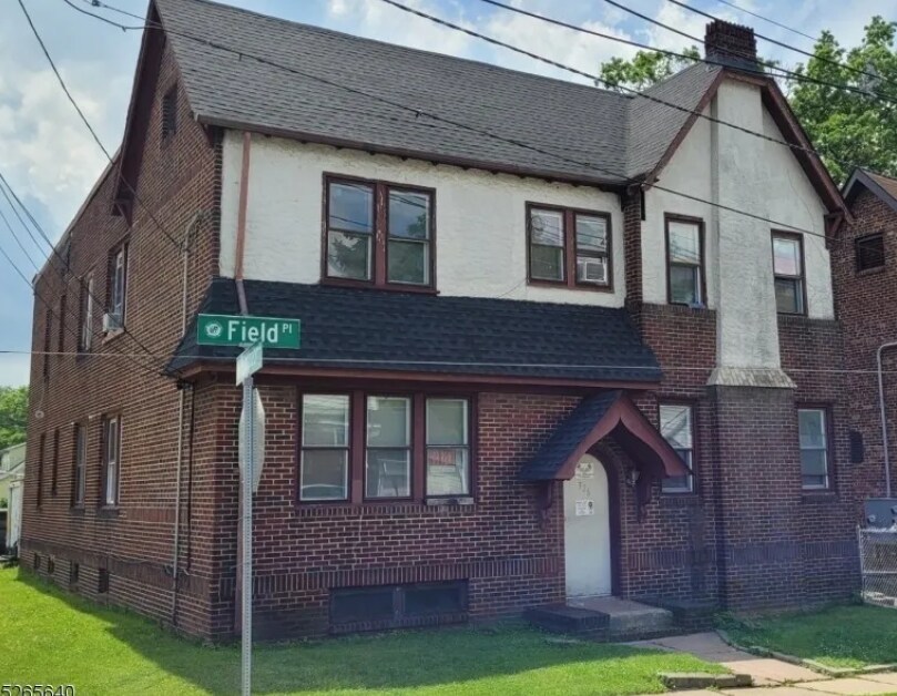 Primary Photo - 326 Field Pl