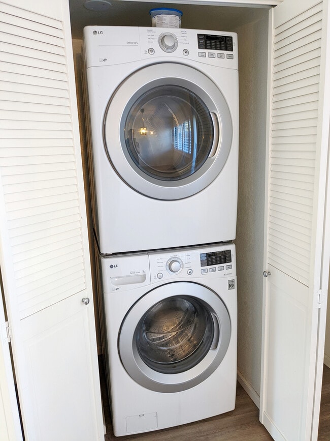 Building Photo - 3520 Shelter Creek Dr