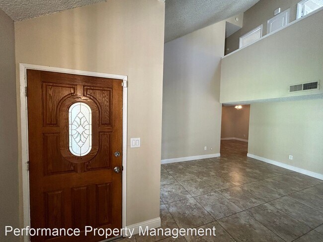 Building Photo - 3 br, 2 bath House - 4900 Nordic Dr #8
