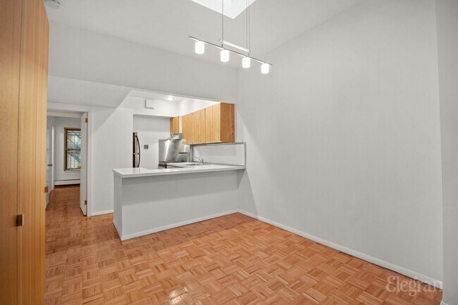 Foto del edificio - 24 W 46th St