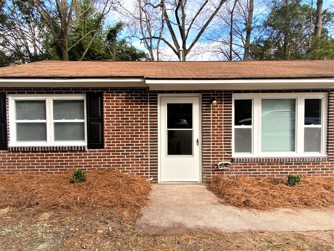 Building Photo - 509 Eisenhower Dr