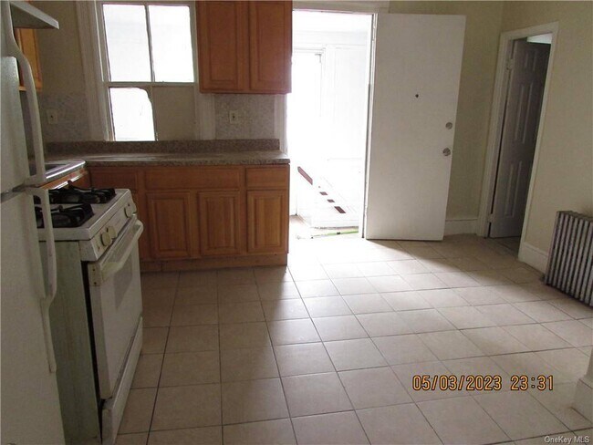 Foto del edificio - 44 Groshon Ave