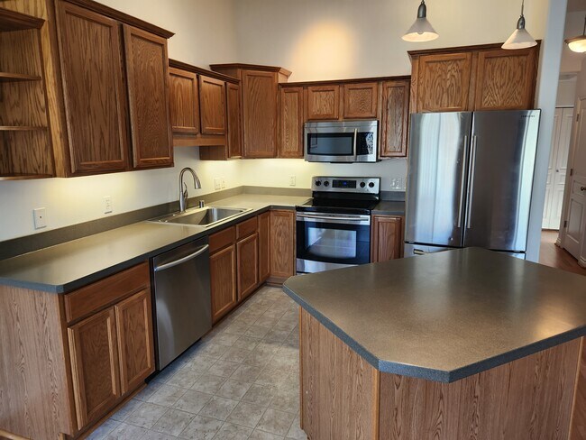 Building Photo - 3310 Kendall Loop