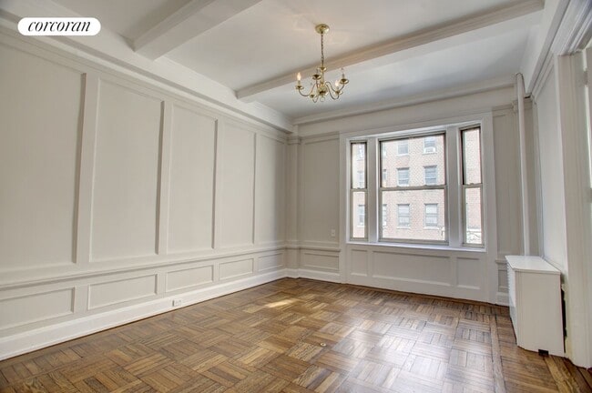 Building Photo - 250 W 104th St