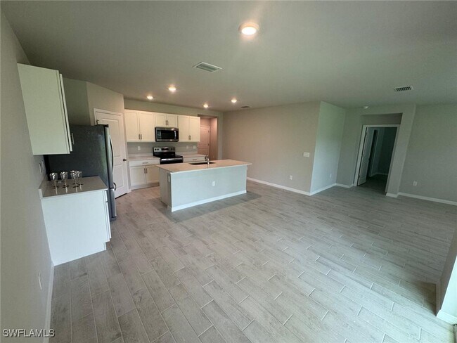 Foto del edificio - 5015 Montrose Ln