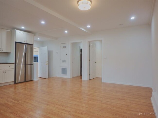 Building Photo - 1459 Revere Ave