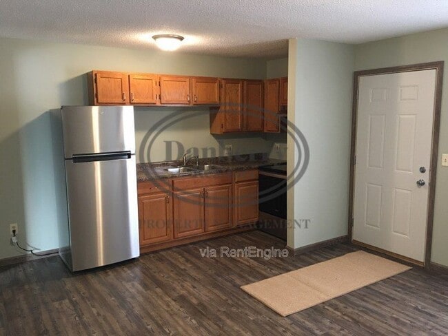 Building Photo - 319 Frazer St