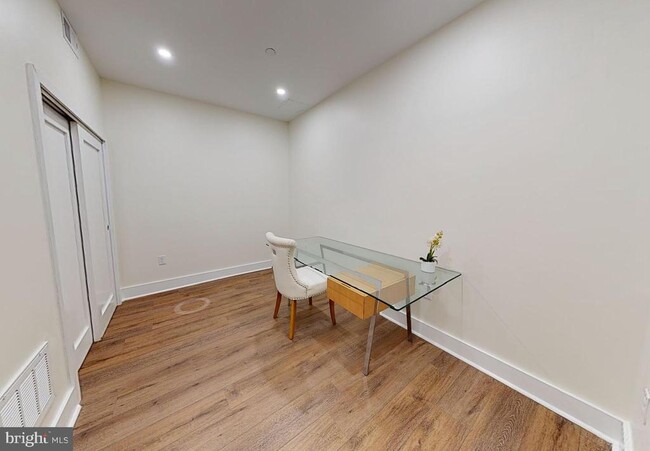 Foto del edificio - 150 S Independence Mall W