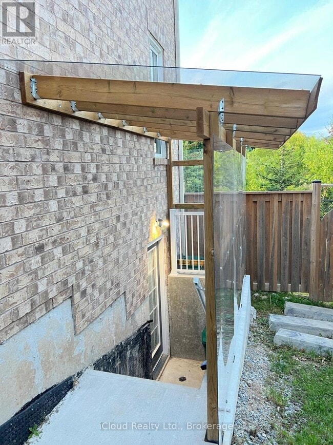 Building Photo - 577 Wettlaufer Terrace
