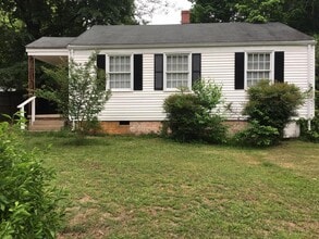 Building Photo - 1012 Grayland St