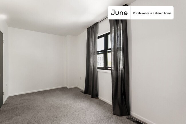 Foto del edificio - Room in Shared 5 bed/3 bath home