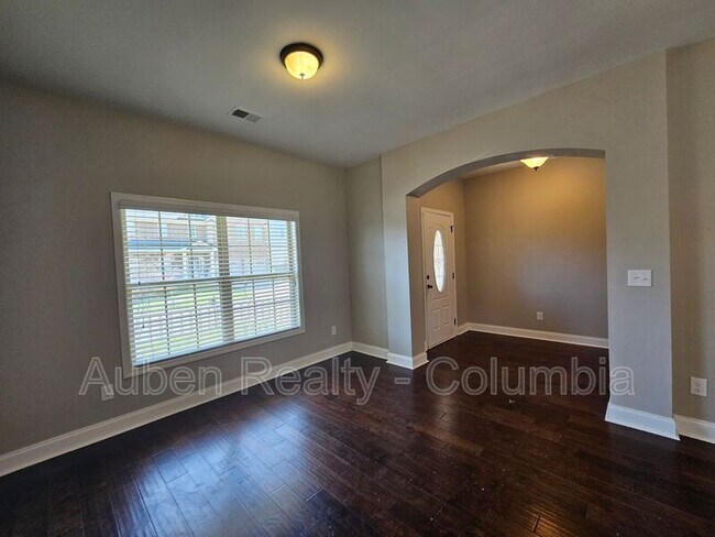 Building Photo - 669 Pine Lilly Dr