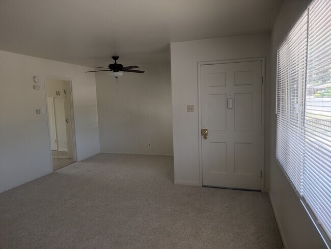 Foto del edificio - 931 Harold Ln