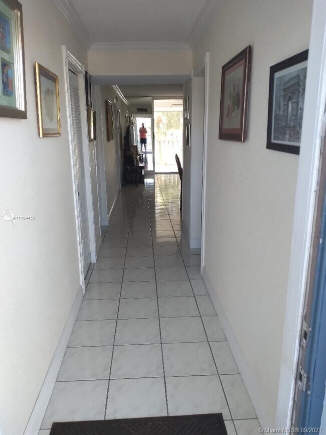 Foto del edificio - 7664 NW 18th St