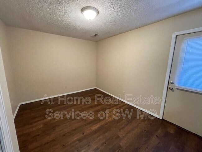 Foto del edificio - 510 W Scott St