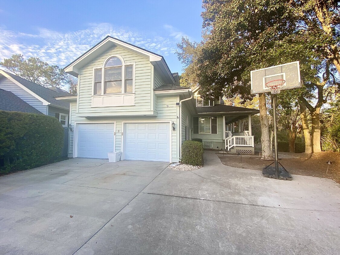 Primary Photo - Moss Creek Home with a Gorgeous Water View!