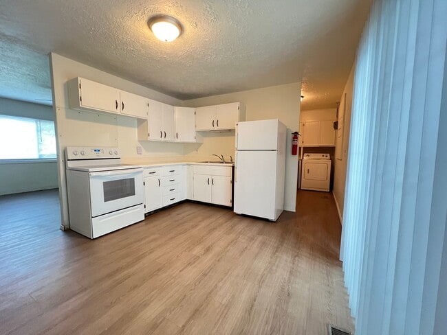 Building Photo - 1206 Mt Vernon Dr