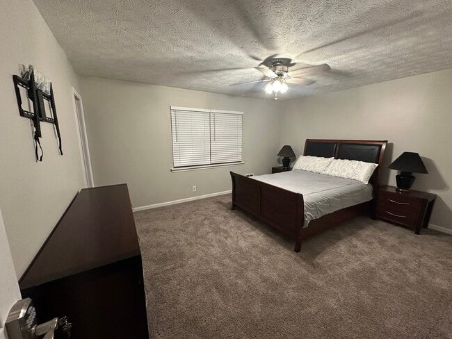 Building Photo - 1234 Decatur