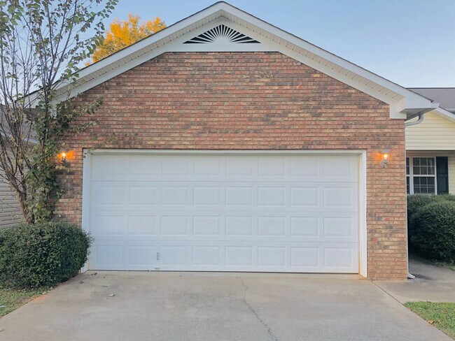 Building Photo - 313 Parker Pl SW