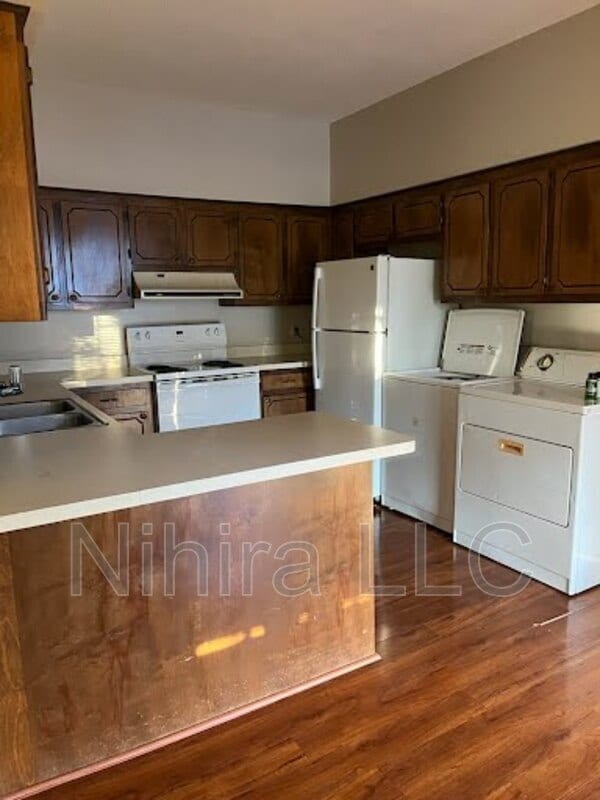 Foto del edificio - 310 W Broad St